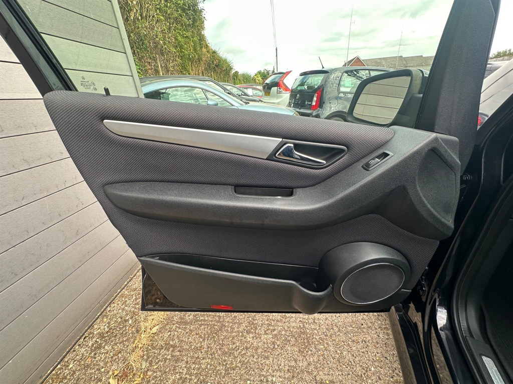 Mercedes-Benz B Class 1.5 B150 Sport Black #28
