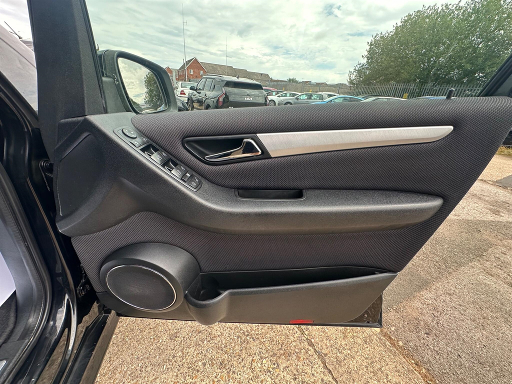 Mercedes-Benz B Class 1.5 B150 Sport Black #27