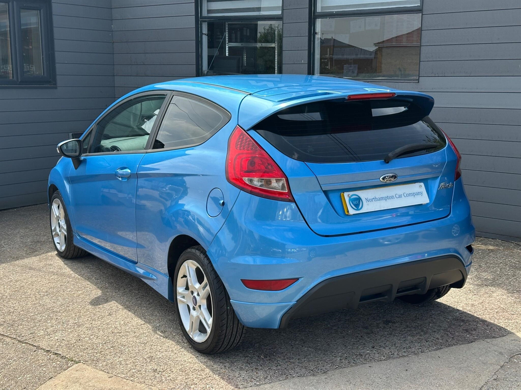 Ford Fiesta 1.6 Tdci Zetec S Euro 5  #2