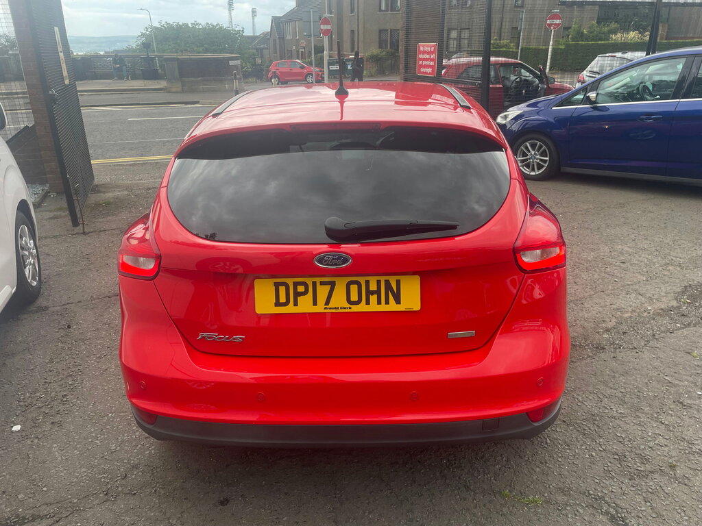 Ford Focus 1.0T Ecoboost Titanium Hatchback Red #5