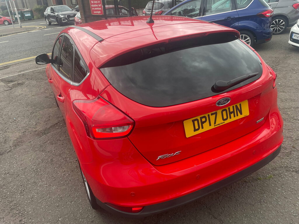 Ford Focus 1.0T Ecoboost Titanium Hatchback Red #6