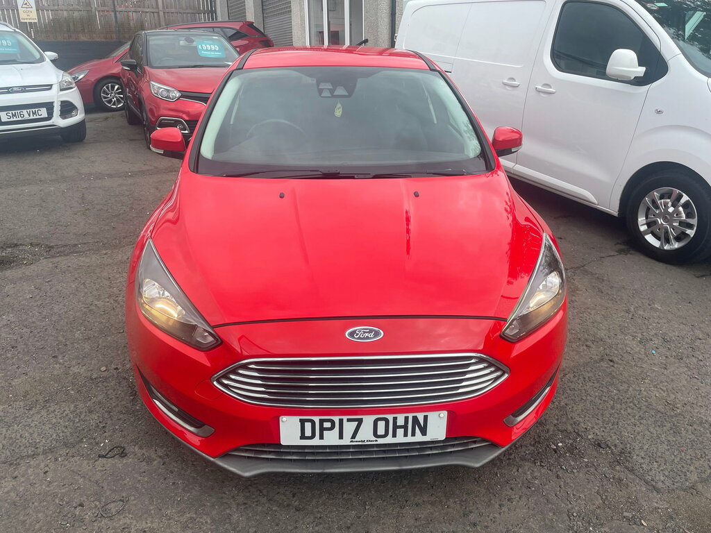 Ford Focus 1.0T Ecoboost Titanium Hatchback Red #2