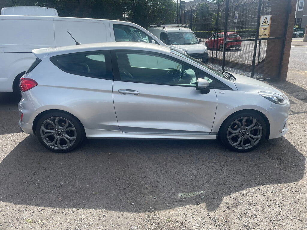 Ford Fiesta Fiesta Hatchback Silver #3