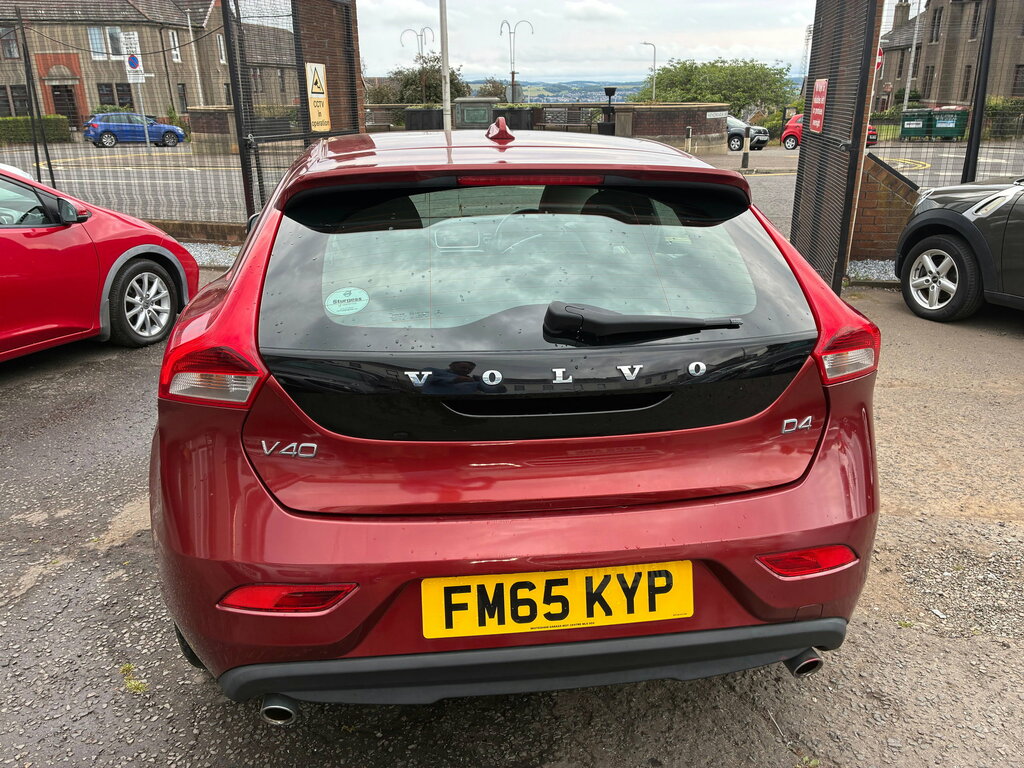 Volvo V40 2.0 D4 Se Lux Nav Hatchback Geartronic Red #6