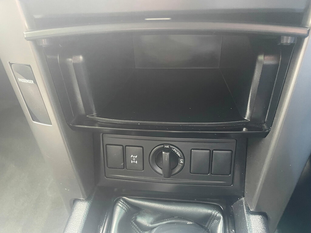Toyota Land Cruiser Land Cruiser Lc3 D-4d White #15