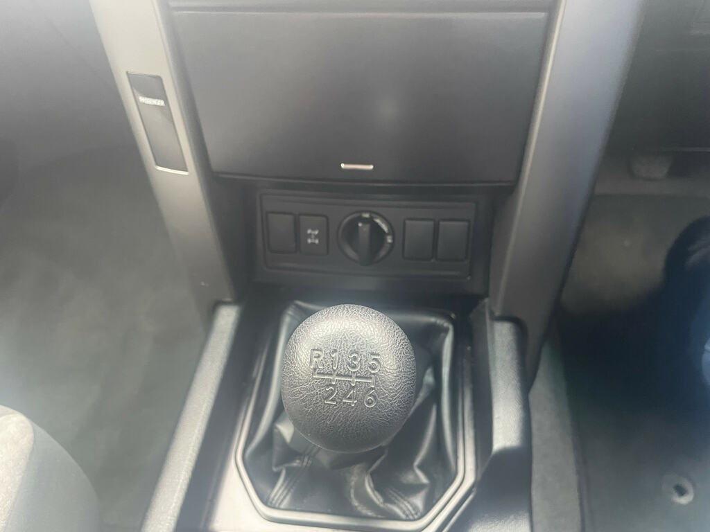 Toyota Land Cruiser Land Cruiser Lc3 D-4d White #17