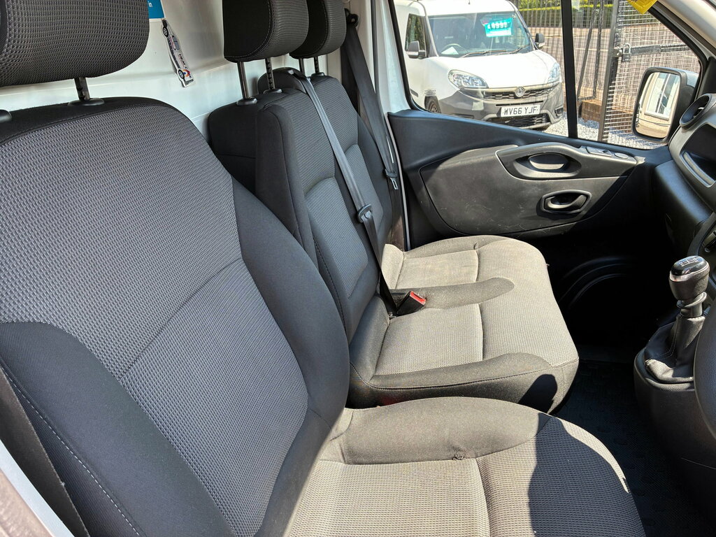 Renault Trafic 1.6 Dci 27 Business Swb Standard Roof Euro 6 White #15