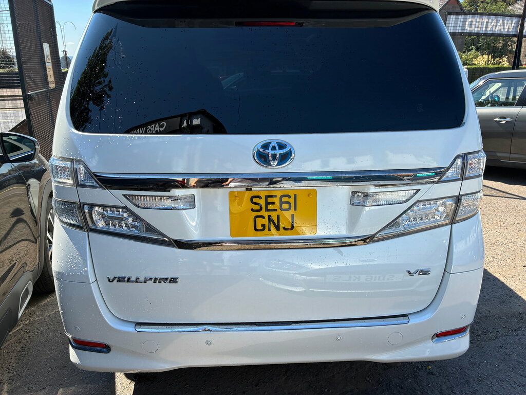 Toyota Vellfire Vellfire White #3