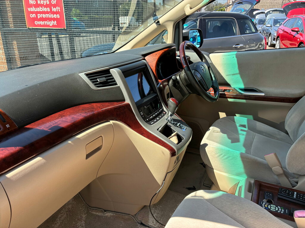 Toyota Vellfire Mpv Silver #7