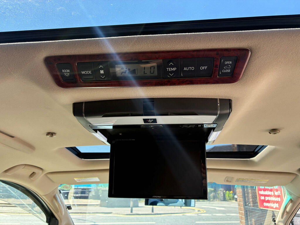 Toyota Vellfire Mpv Silver #10