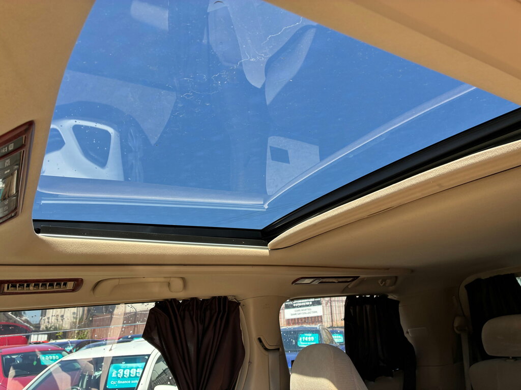 Toyota Vellfire Vellfire White #6