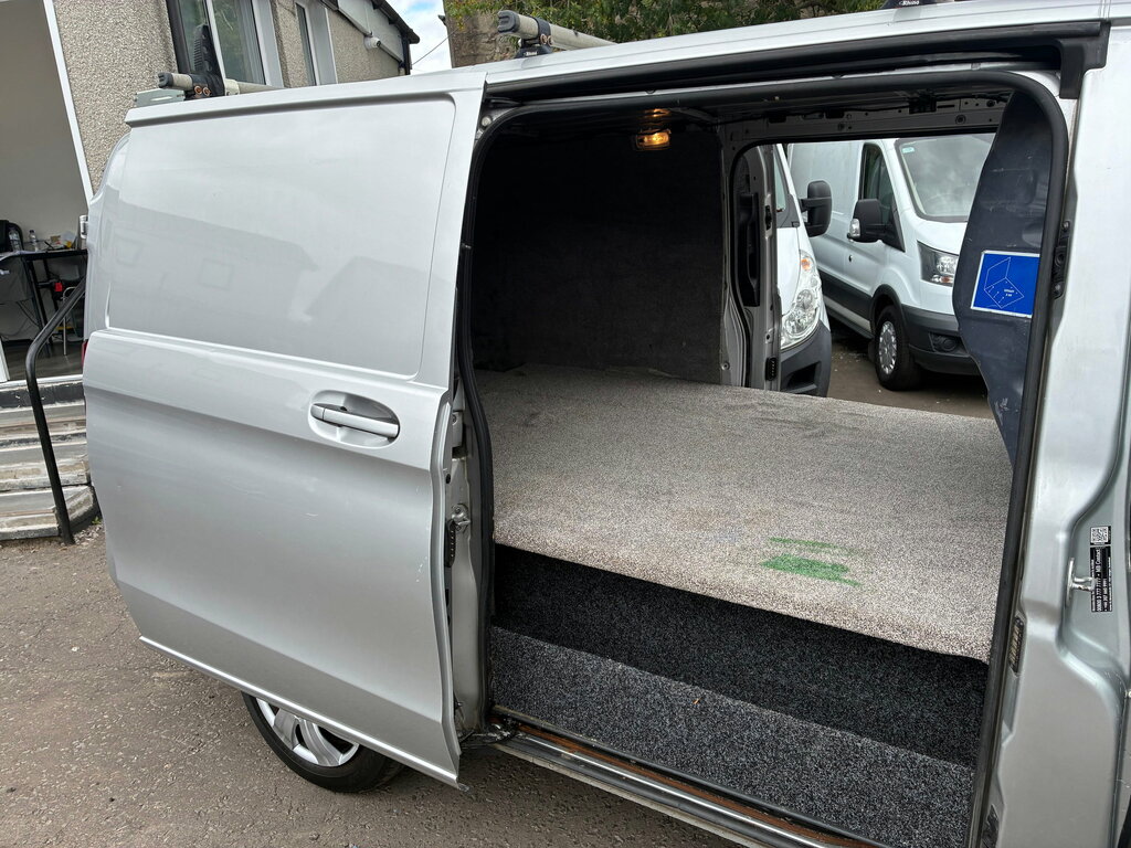 Mercedes-Benz Vito 2.1 114 Bluetec Select Black #8