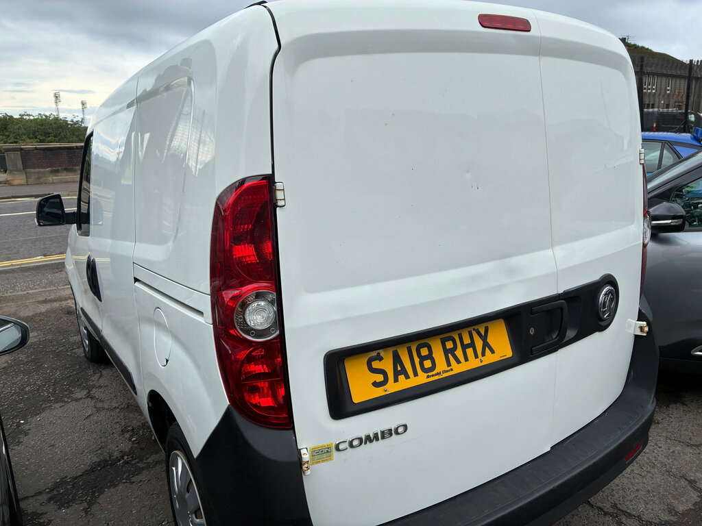 Vauxhall Combo Diesel White #6