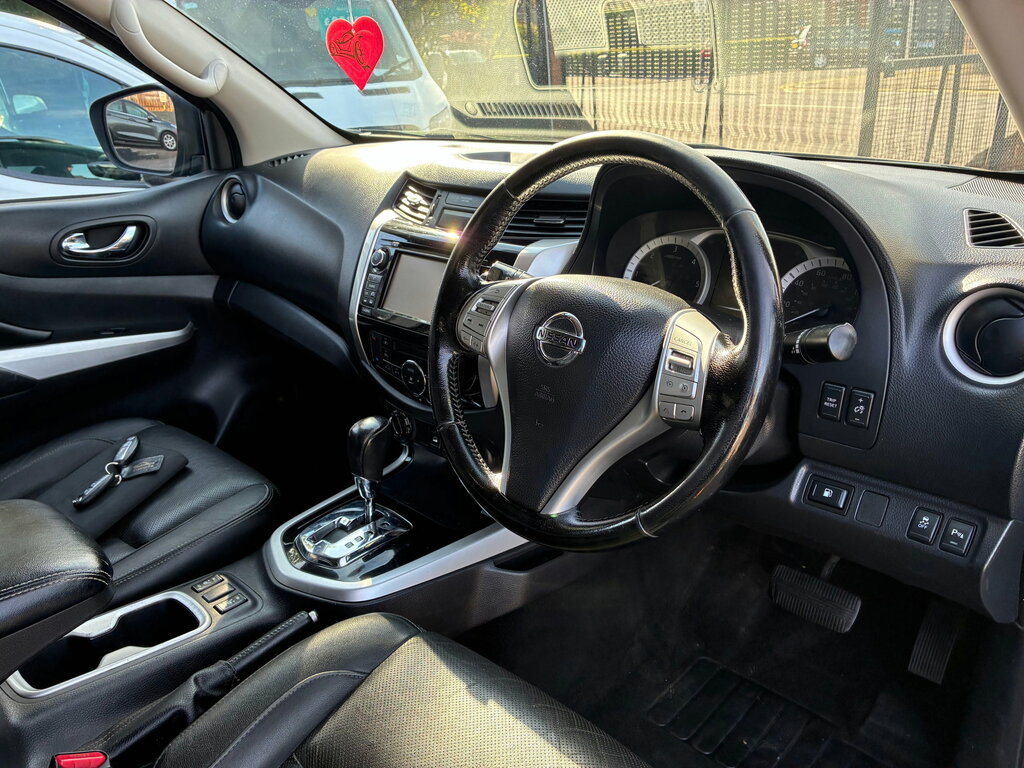 Nissan Navara Dci Tekna Shr Dcb Silver #15