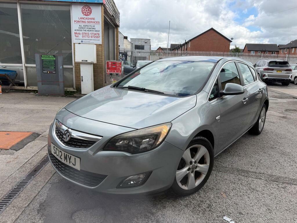 Vauxhall Astra 1.7 Cdti Ecoflex Exclusiv Sports Tourer Red #1
