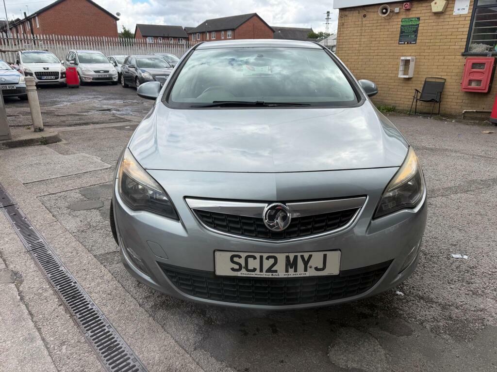 Vauxhall Astra 1.7 Cdti Ecoflex Exclusiv Sports Tourer Red #2