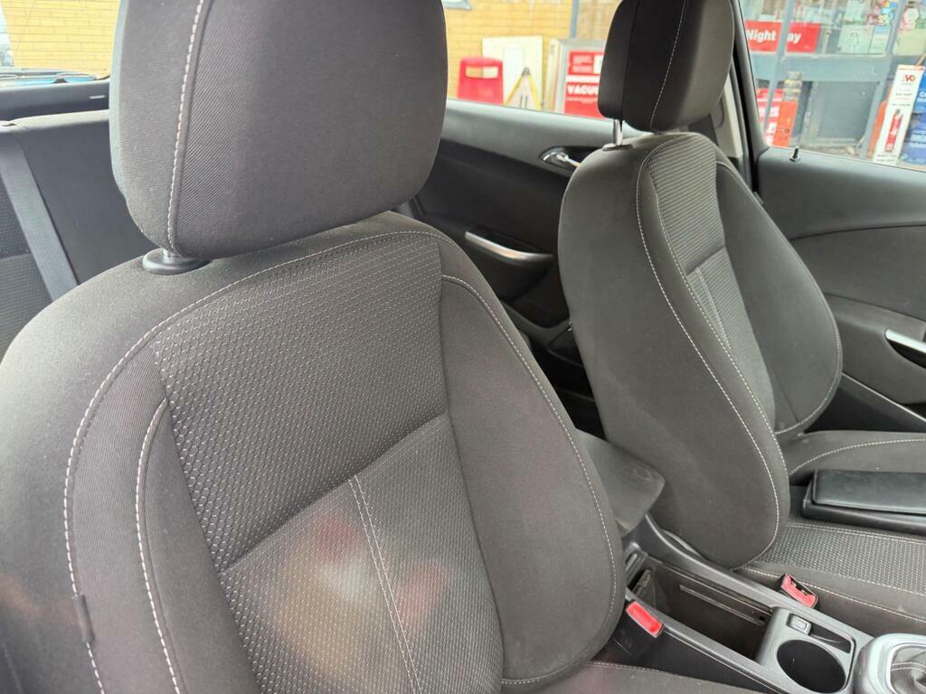 Vauxhall Astra 1.7 Cdti Ecoflex Exclusiv Sports Tourer Red #11