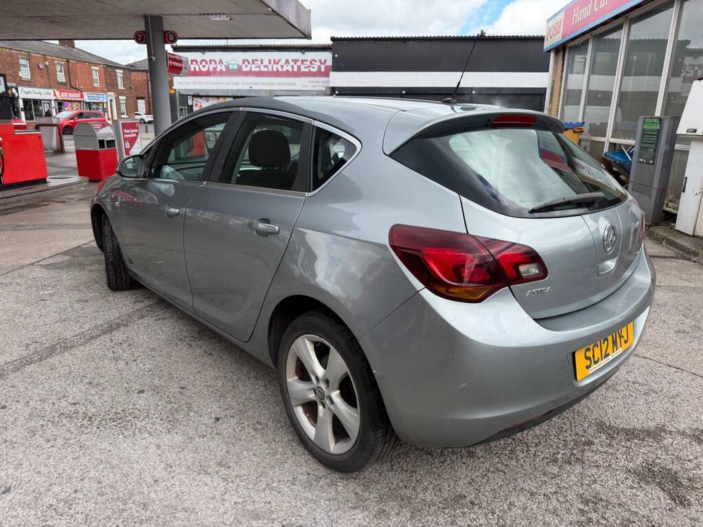 Vauxhall Astra 1.7 Cdti Ecoflex Exclusiv Sports Tourer Red #4