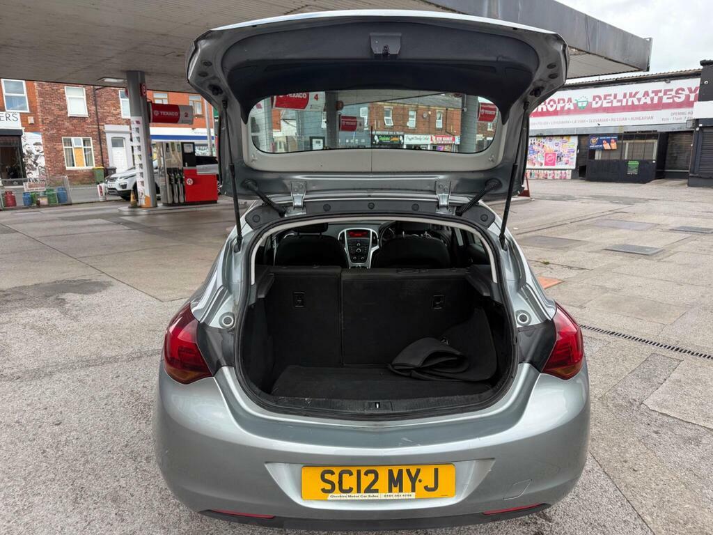Vauxhall Astra 1.7 Cdti Ecoflex Exclusiv Sports Tourer Red #8