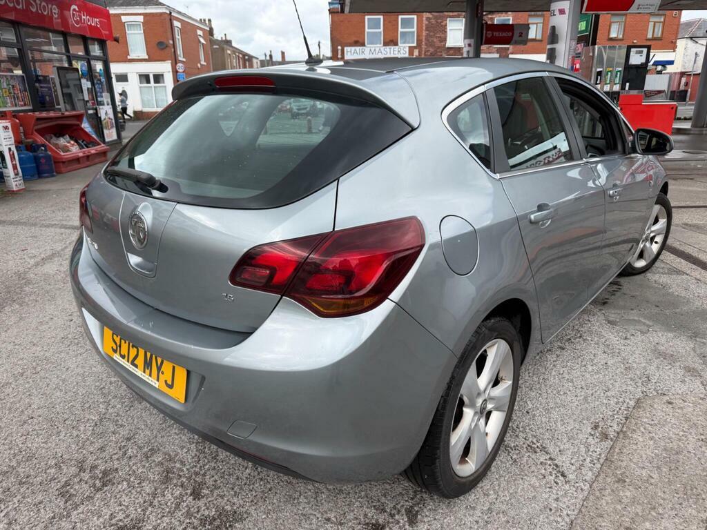 Vauxhall Astra 1.7 Cdti Ecoflex Exclusiv Sports Tourer Red #6