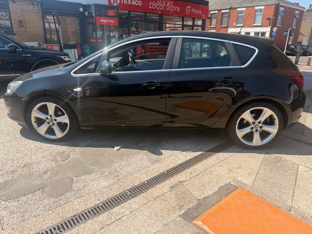 Vauxhall Astra 1.7 Cdti Sri Euro 5 Black #4