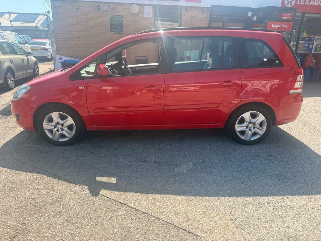 Vauxhall Zafira 1.6 16V Exclusiv Euro 5 Red #4