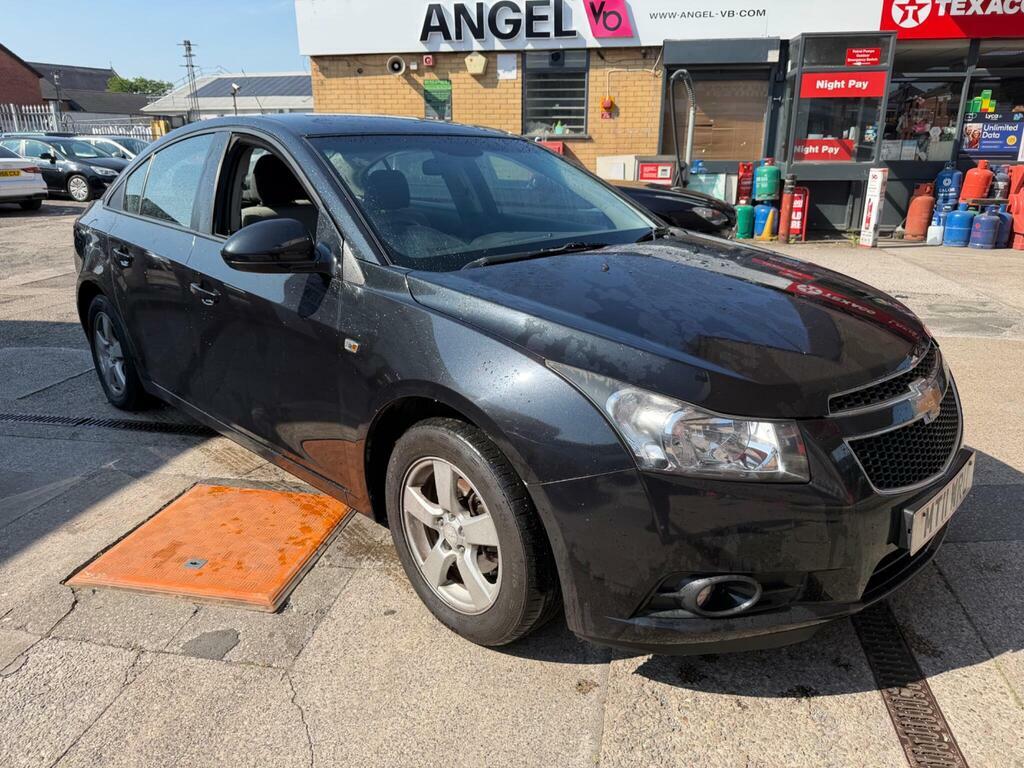 Chevrolet Cruze 1.6 Ls Euro 5 Black #3