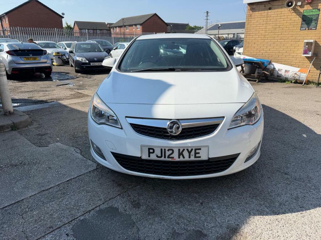 Vauxhall Astra 1.6 16V Active Limited Edition Euro 5 White #2