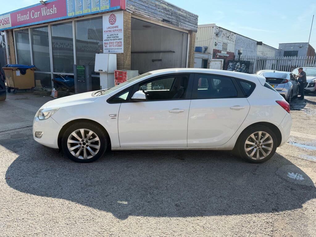 Vauxhall Astra 1.6 16V Active Limited Edition Euro 5 White #4