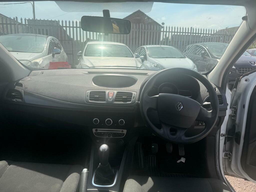 Renault Megane 1.6 Expression Vvt 100 Bhp Red #10