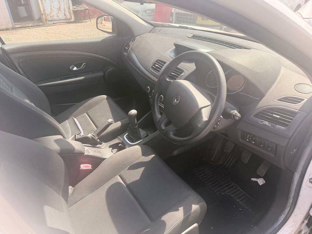 Renault Megane 1.6 Expression Vvt 100 Bhp Red #12