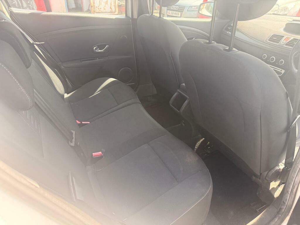 Renault Megane 1.6 Expression Vvt 100 Bhp Red #13