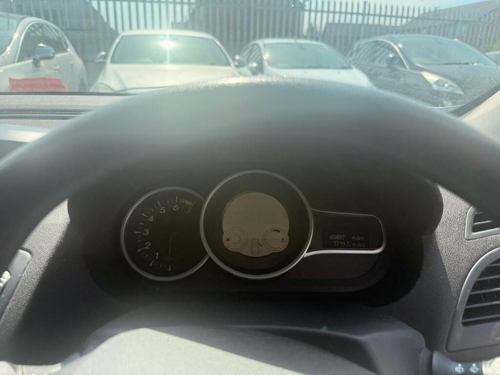 Renault Megane 1.6 Expression Vvt 100 Bhp Red #11