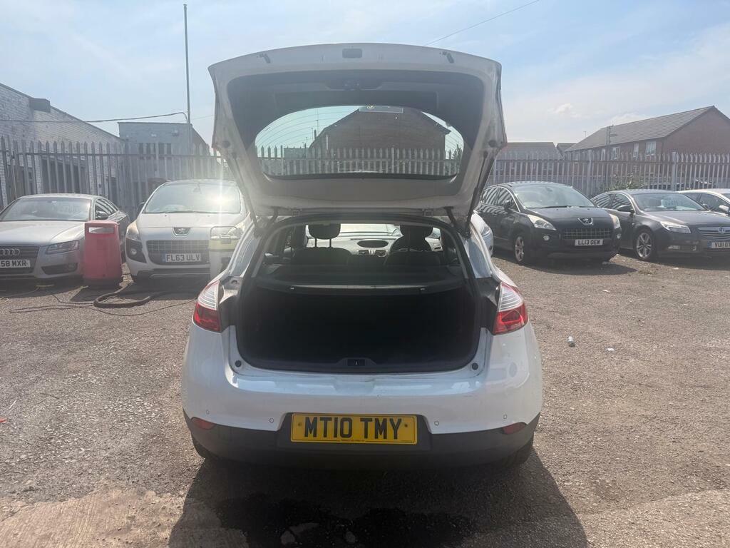 Renault Megane 1.6 Expression Vvt 100 Bhp Red #9