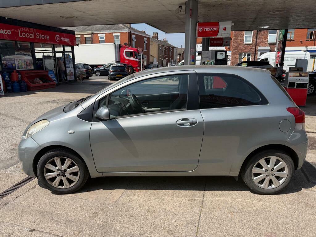 Toyota Yaris 1.33 Dual Vvt-i Tr Euro 4 S S Silver #4