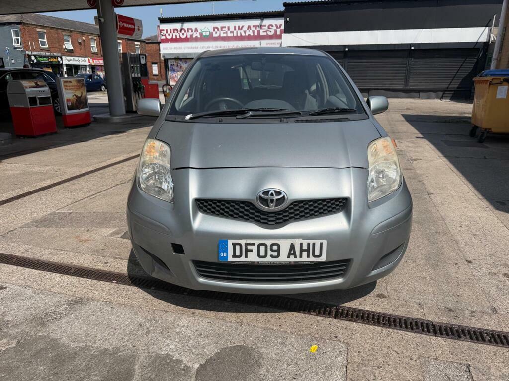 Toyota Yaris 1.33 Dual Vvt-i Tr Euro 4 S S Silver #2