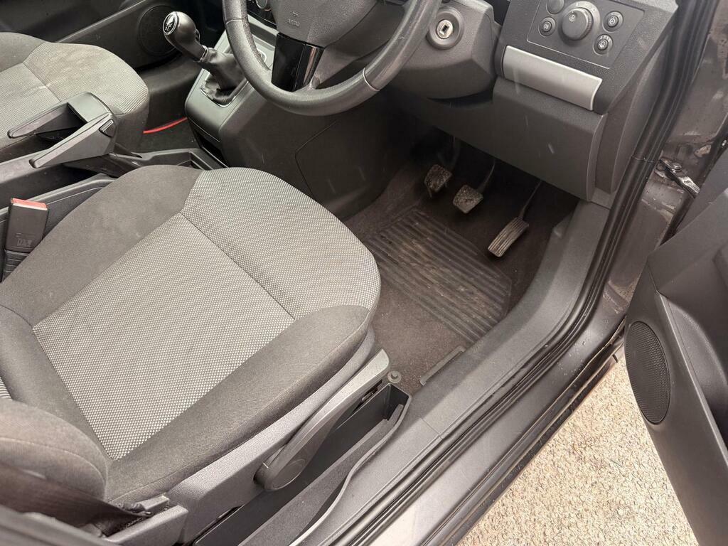 Vauxhall Zafira Design Black #12