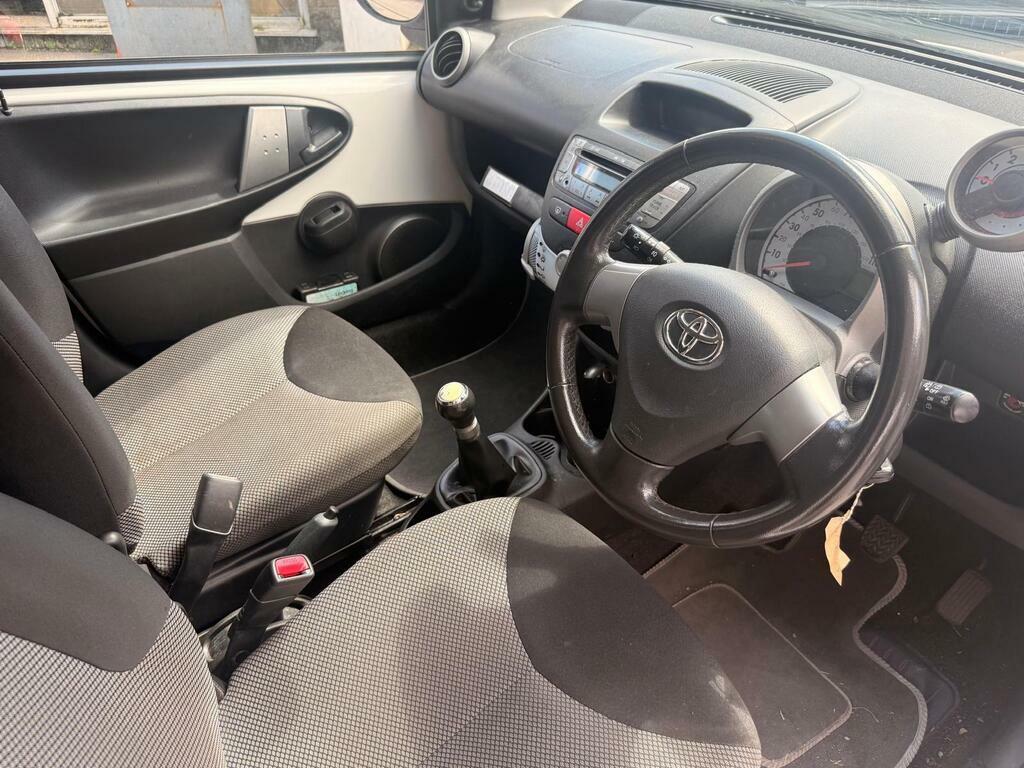 Toyota Aygo Hatchback Vvt-i Fire Ac 2013 White #12