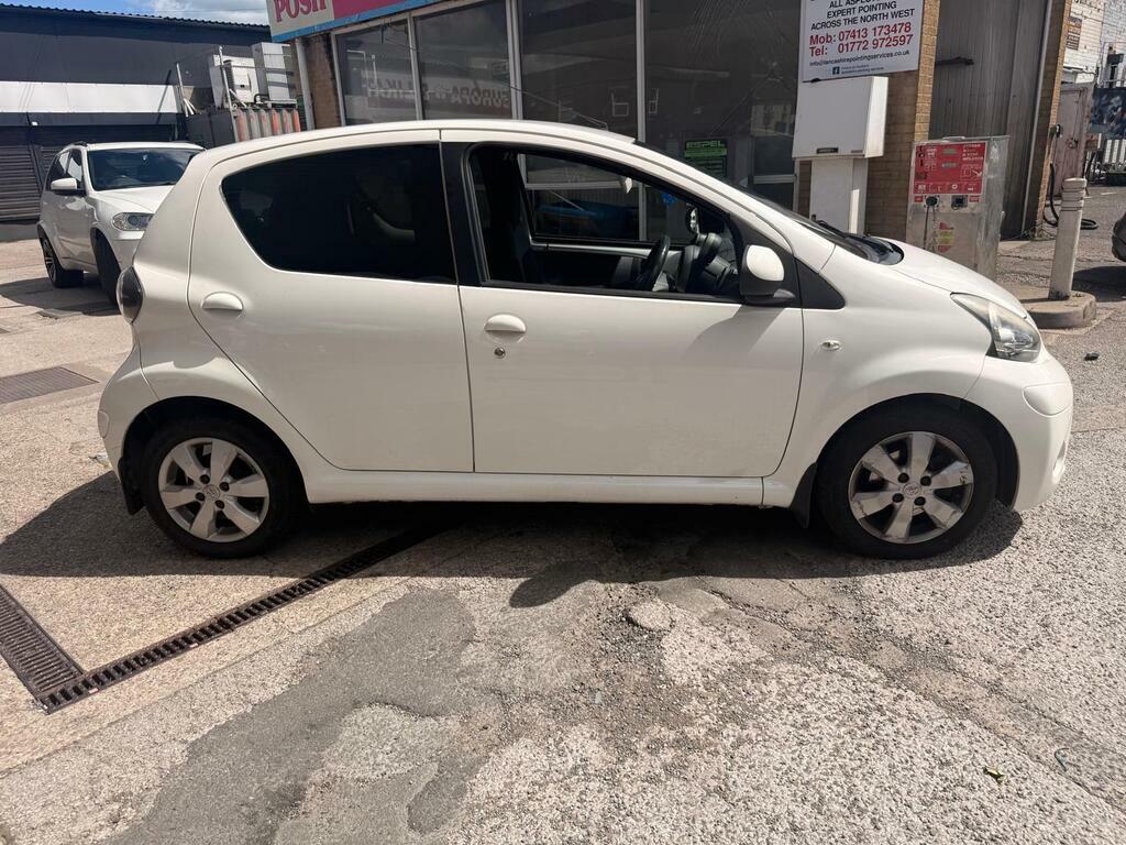 Toyota Aygo Hatchback Vvt-i Fire Ac 2013 White #4