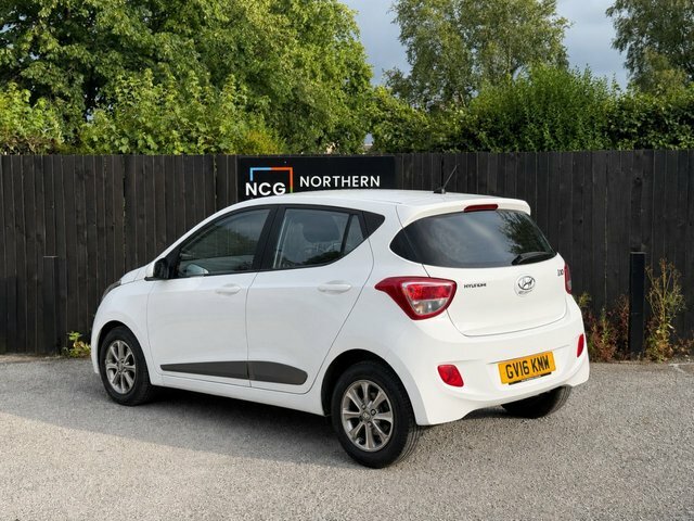 Hyundai I10 2016 1.0 Blue Drive Premium Hatchback M GV16KNM White #4