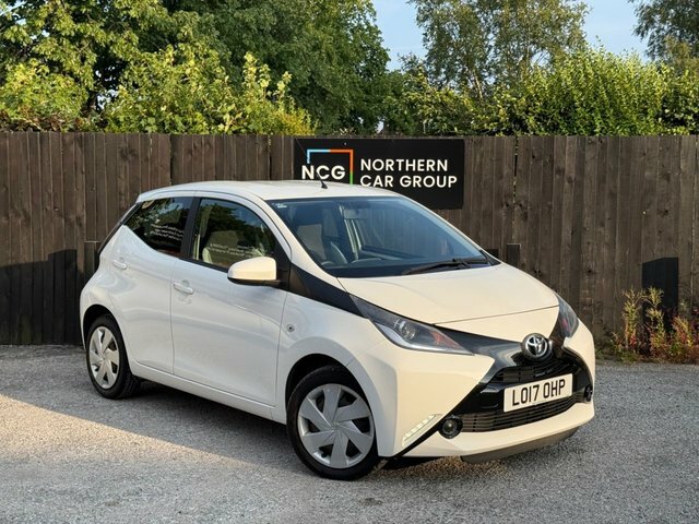 Toyota Aygo 2017 1.0 Vvt-i X-play Hatchback White