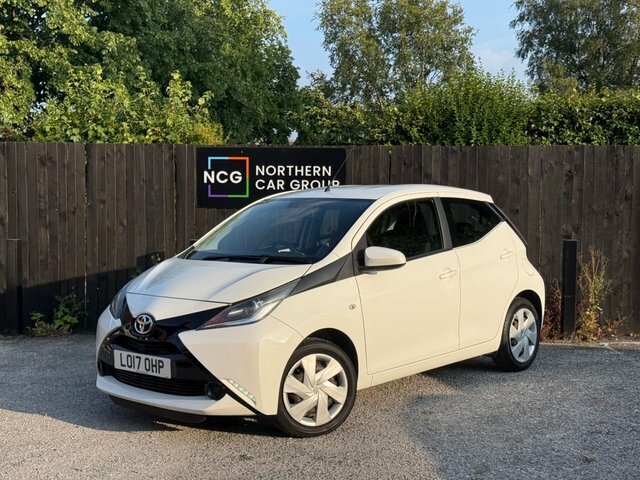 Toyota Aygo 2017 1.0 Vvt-i X-play Hatchback LO17OHP White #3