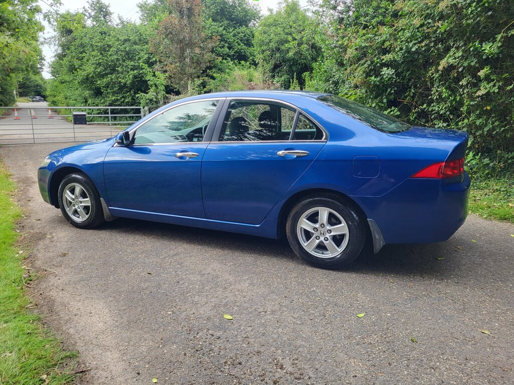 Honda Accord 2.0 I-vtec Executive Saloon Blue #3