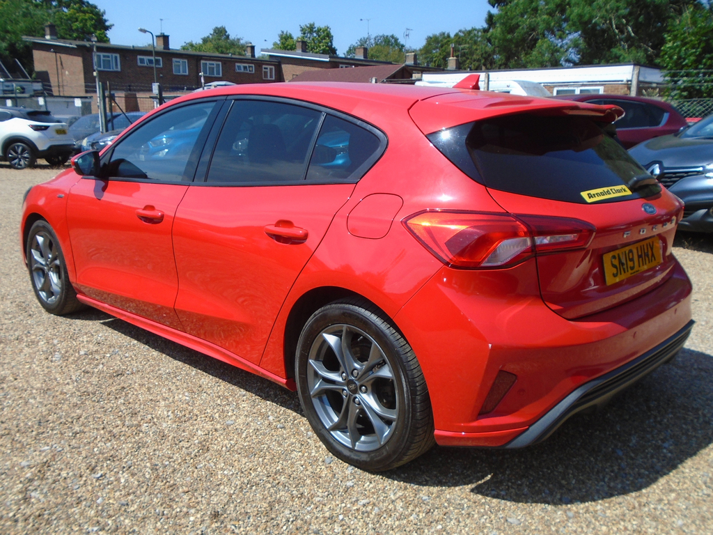 Ford Focus 1.0T Ecoboost St-line Hatchback Red #5