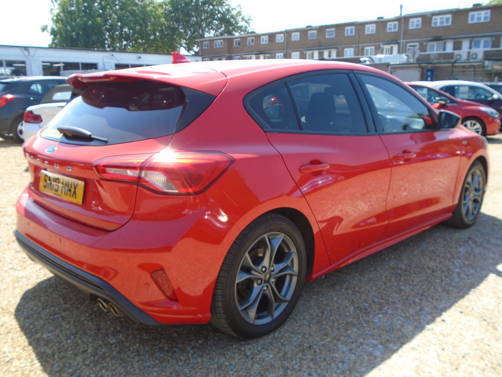 Ford Focus 1.0T Ecoboost St-line Hatchback Red #3