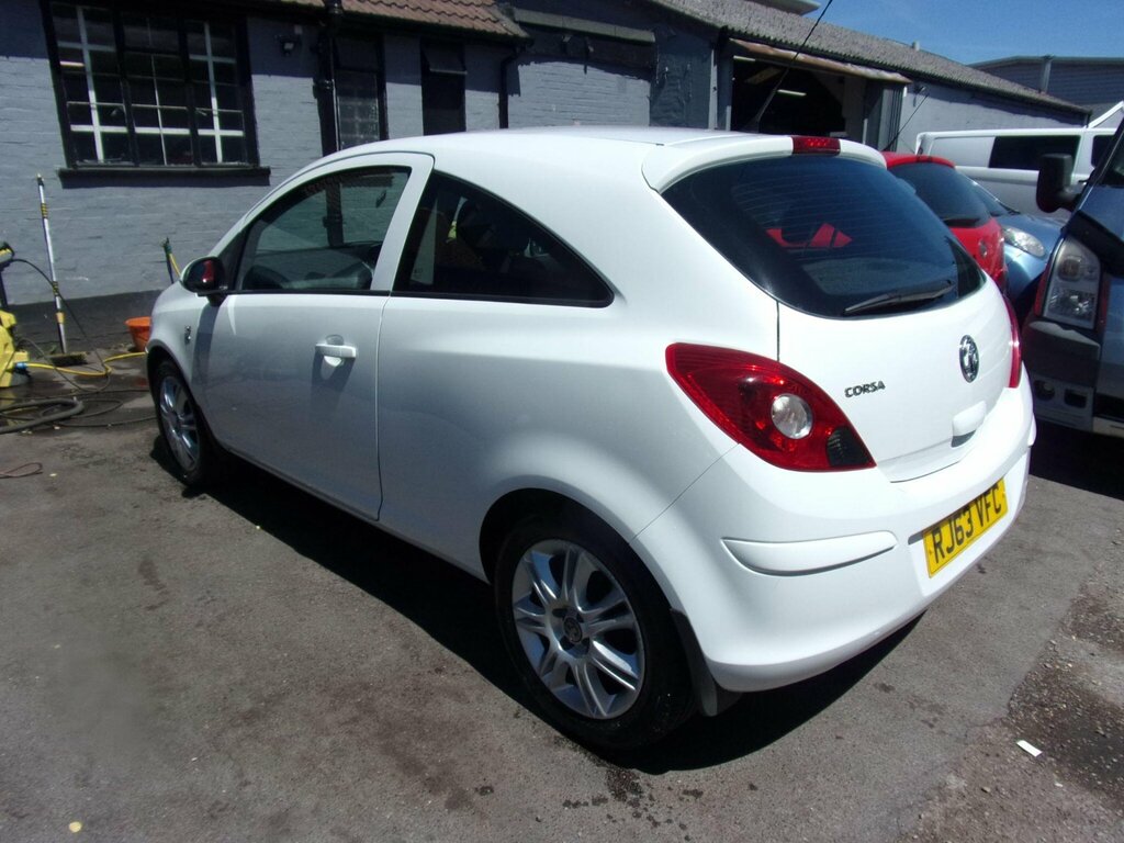 Vauxhall Corsa 1.2 16V Energy Euro 5 Ac RJ63VFC White #5