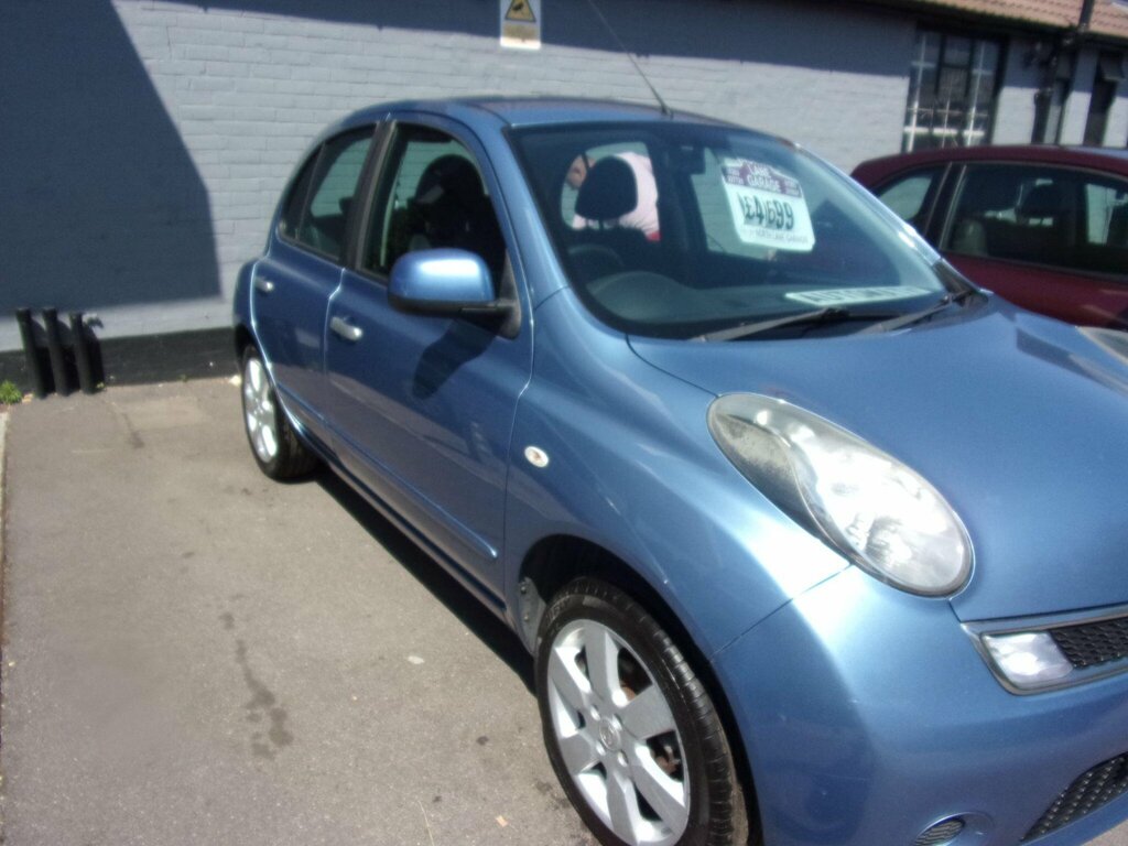 Nissan Micra Acenta Red #3