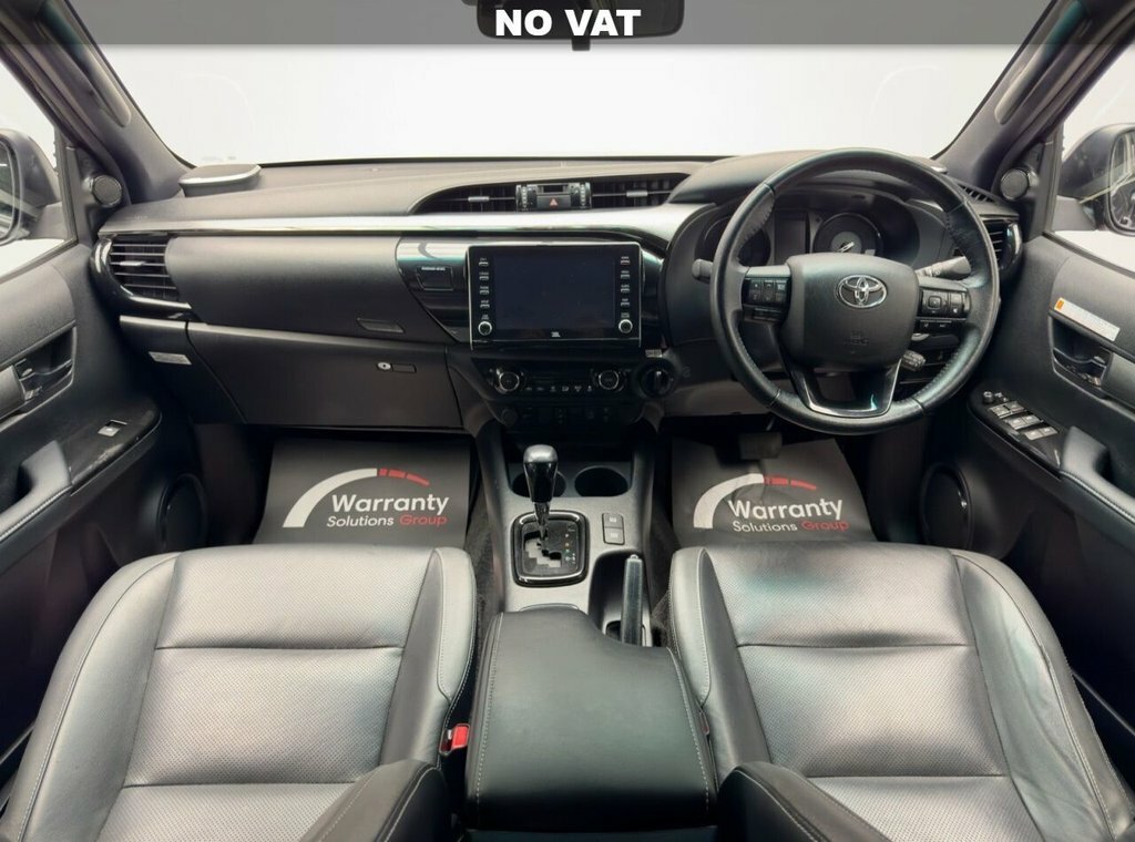 Toyota HILUX 2.8L Invincible X Grey #2