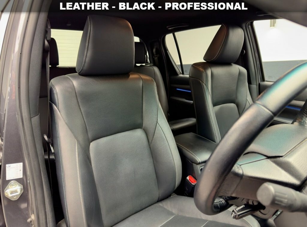Toyota HILUX 2.8L Invincible X Grey #4