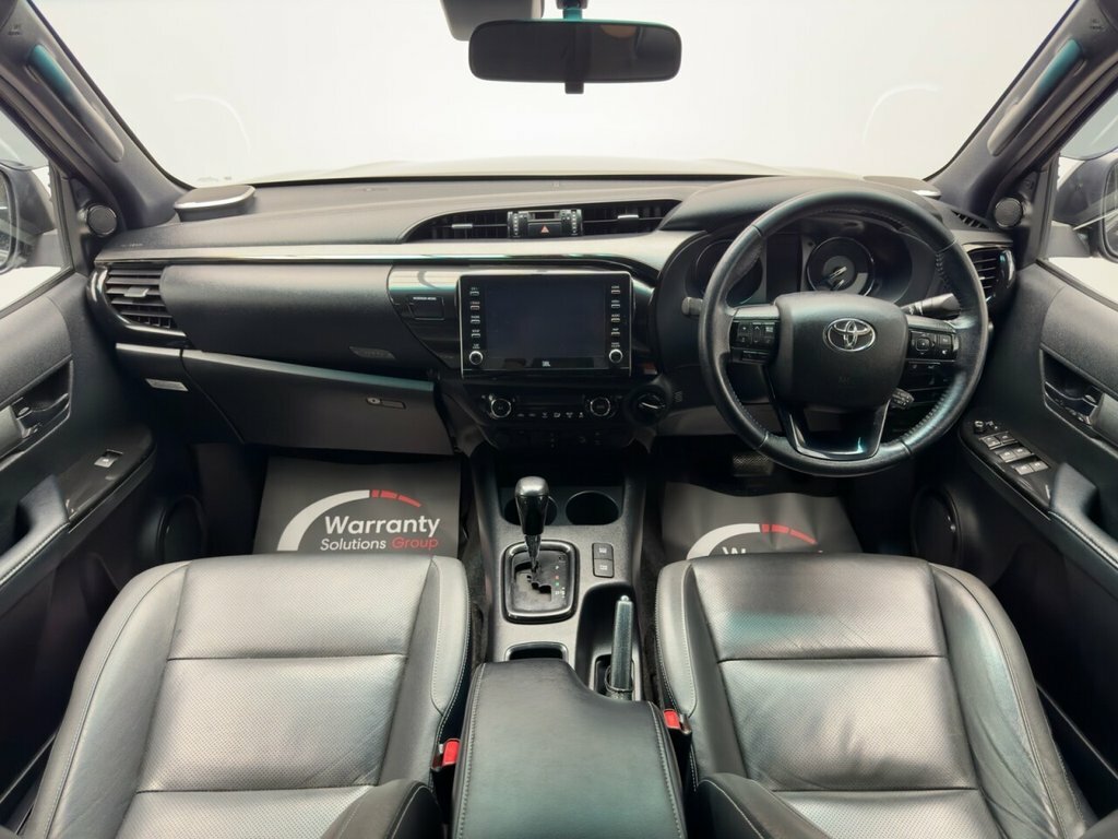 Toyota HILUX 2.8L Invincible X Grey #2